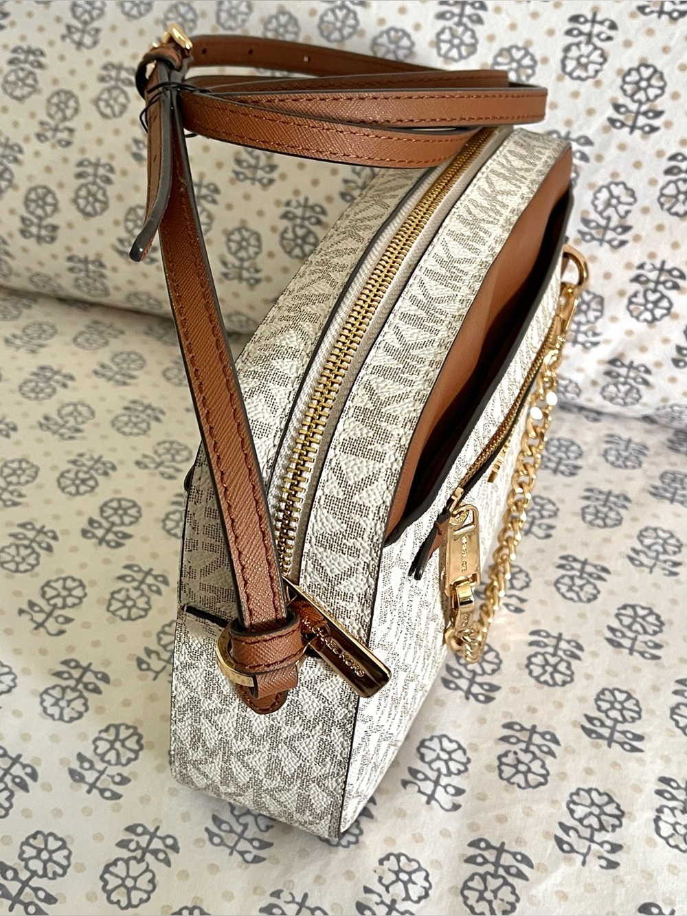 Michael Kors Jet Set Large Logo Crossbody Bag - Picture 7 of 12